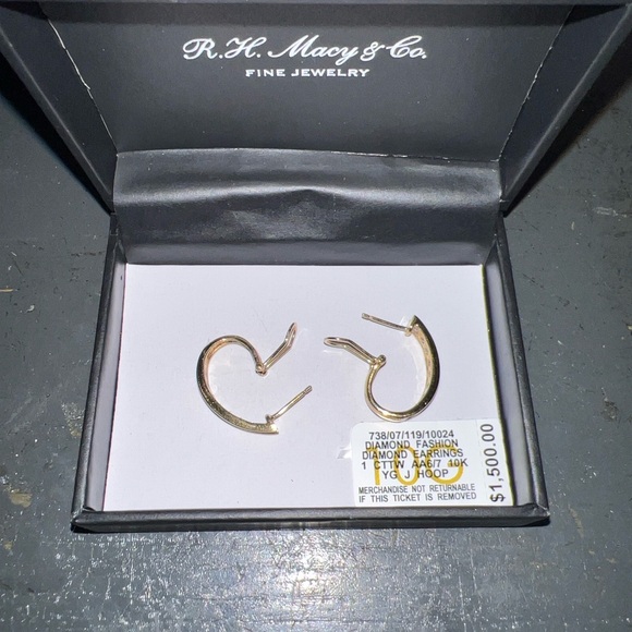 R.H Macy&Co fine jewelry diamond earrings - Picture 14 of 15